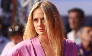 Glumica Jelena Veljača u ležernom izdanju zablistala na crvenom tepihu