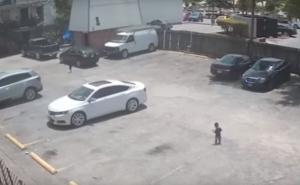 Video: Auto pregazio mališana, majka optužena jer nije bila uz njega