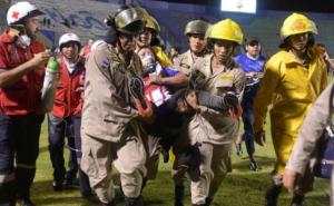 Stravične scene na nogometnoj utakmici: Tri osobe poginule uoči derbija
