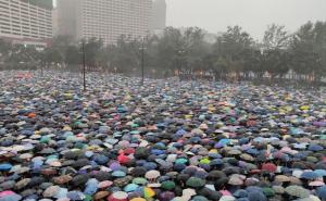 Desetine hiljada demonstranata i danas preplavile centar Hong Konga