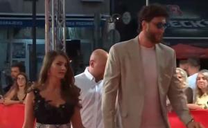 Nurkić sa djevojkom prošetao bosanskim ćilimom, dobili pohvale za stajling