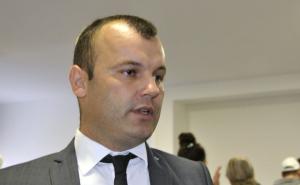 Mladen Grujičić: Spomen-ploča ubijenim Bošnjacima postavljena je nelegalno