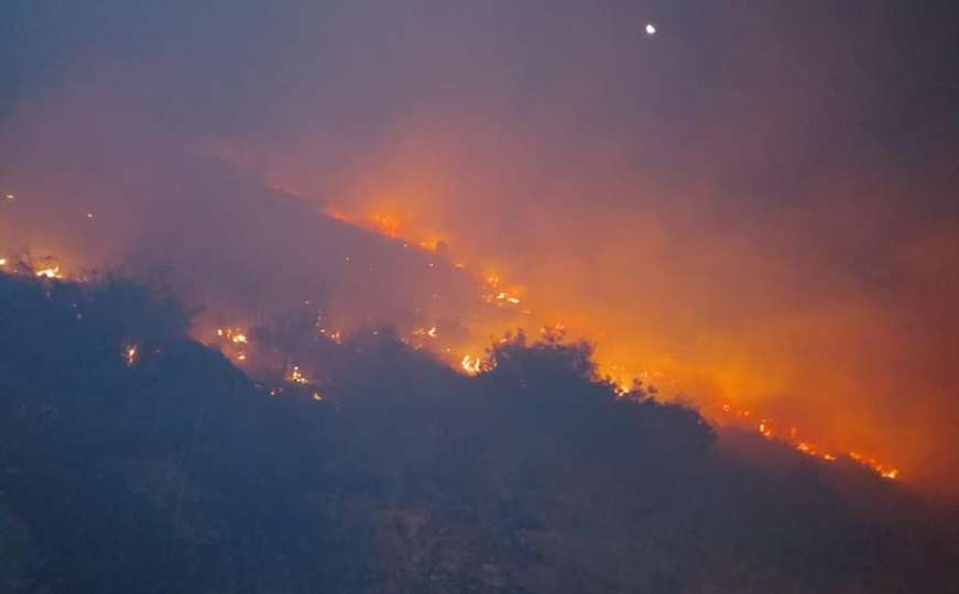 Vatrogasci na terenu: Deset požara aktivno u Neumu, Čapljini, Čitluku, Mostaru...