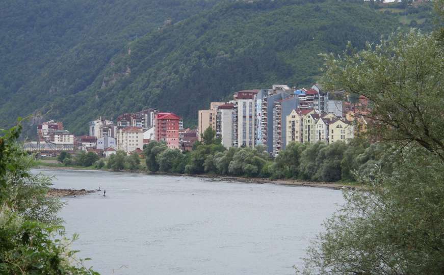 Policija brzom reakcijom spriječila muškarca da izvrši samoubistvo skokom u Drinu
