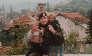 Portugalski vojnik traži djecu s kojom se slikao 1998. u Sarajevu