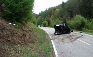 Stravična nesreća na ulazu u Sarajevo: Prevrnuo se Golf, tri osobe povrijeđene