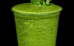 Svi luduju za zdravim napitkom koji topi kilograme