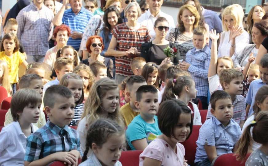 U Kantonu Sarajevo upisano 37.020 osnovaca i 15.255 srednjoškolaca