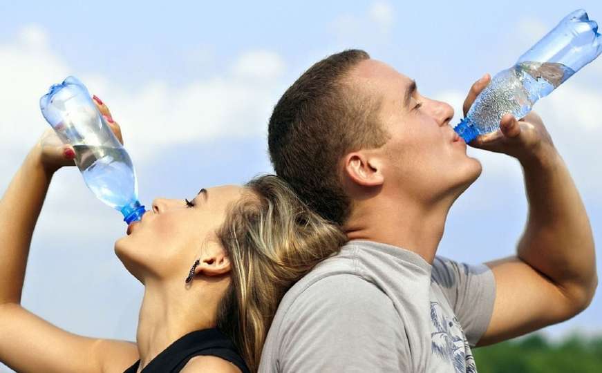 Ovako vas tijelo upozorava da morate piti više vode