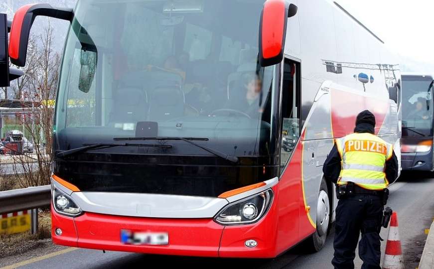 Drama na njemačkom autoputu: Vozači autobusa iz Tuzle uhapšeni, pa pušteni