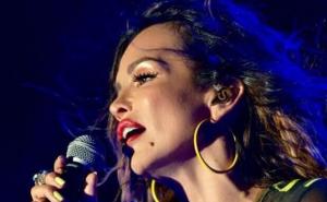 Dok se vozi autobusom: Severina objavila fotografiju bez trunke šminke