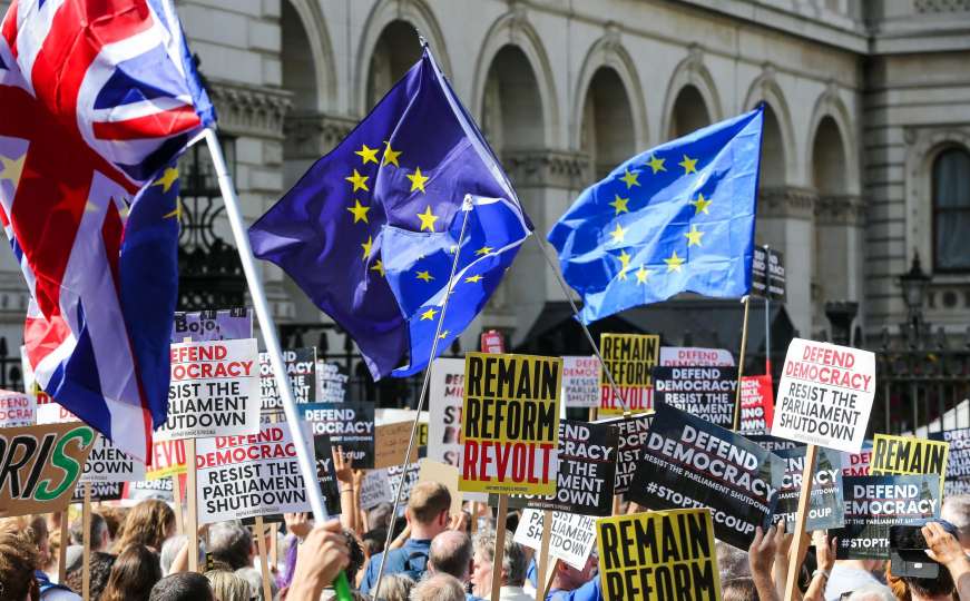 Masovni protesti u Ujedinjenom Kraljevstvu: Zaustavite državni udar 
