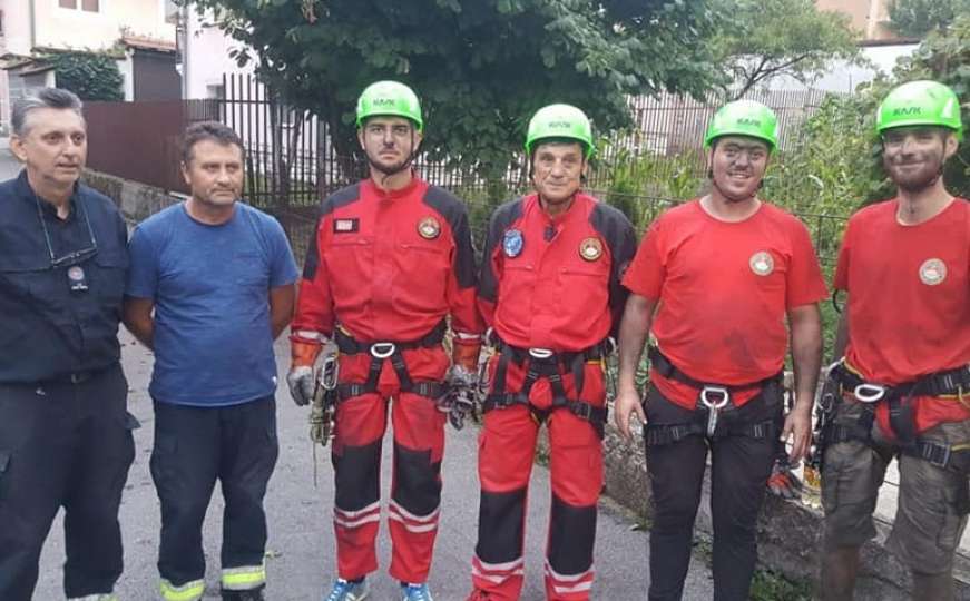 CZ i GSS Novi Grad pomogli porodici Oglečevac čija je kuća oštećena u požaru