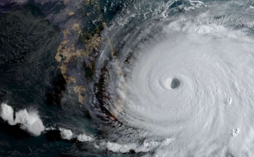 Uragan Dorian: Najsnažnija oluja ove godine kreće se velikom brzinom ka obali SAD-a