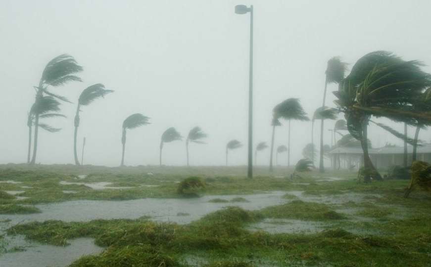 Uragan Dorian ponovo ojačao, naređena evakuacija oko milion ljudi
