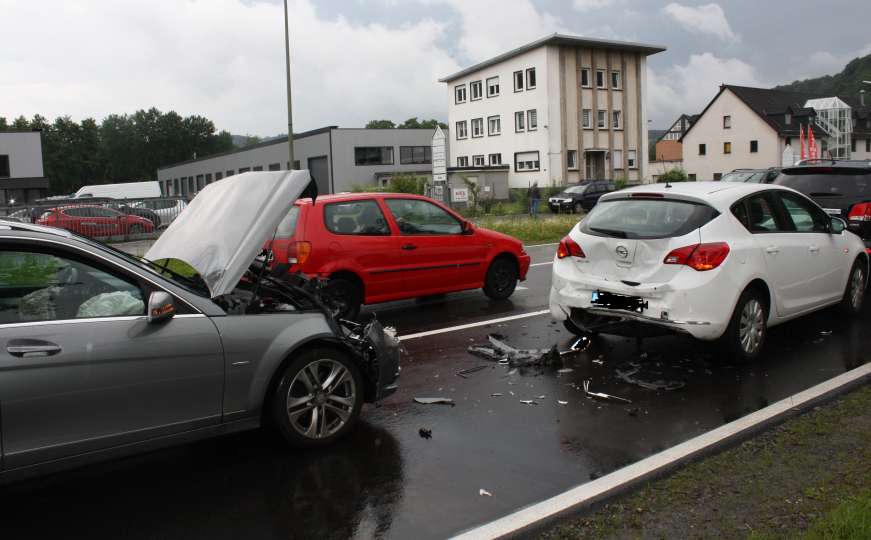 Put M-18 kod Čevljanovića: Četiri osobe povrijeđene u sudaru dva vozila