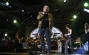 "Zaspao bih sada ja na tvojim rukama..." i Parni valjak