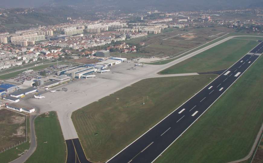 Dva aviona kružila iznad Sarajeva, poznat i razlog