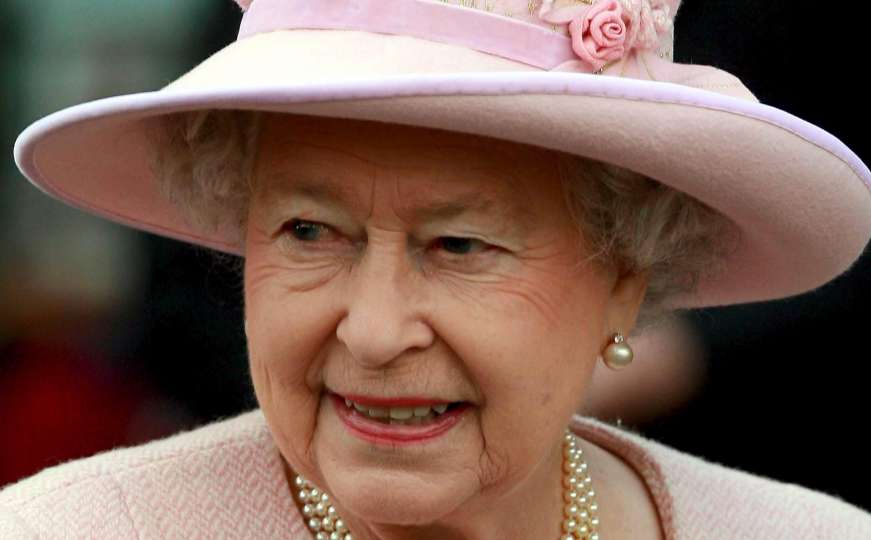 Kraljica Elizabeta II odobrila zakon koji sprečava Brexit bez sporazuma