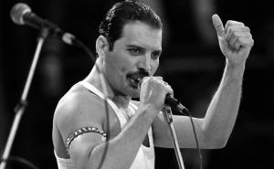 Freddie Mercury - Love Me Like There's No Tomorrow