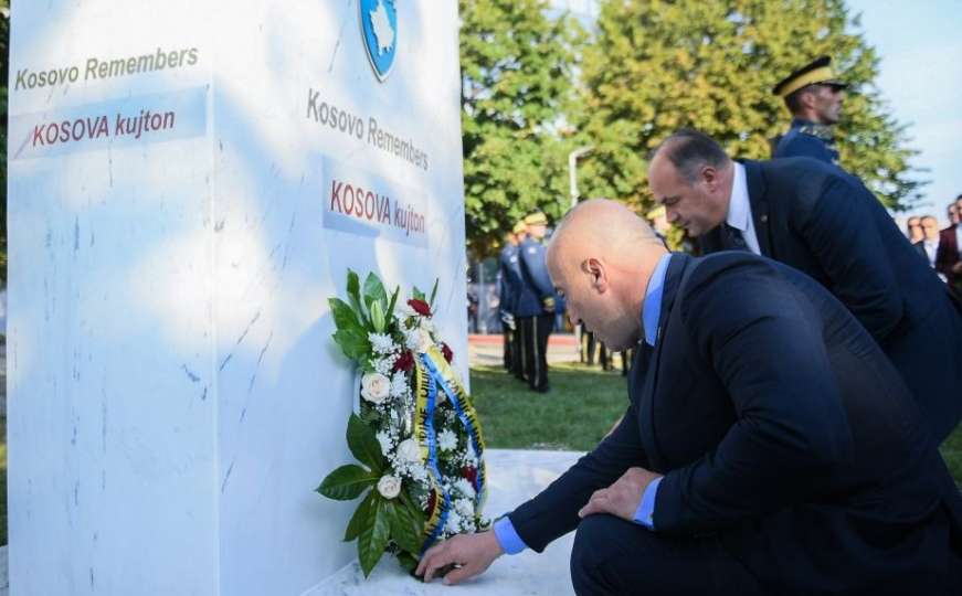Kosovo pamti 11. septembar: Haradinaj položio cvijeće na novom spomeniku