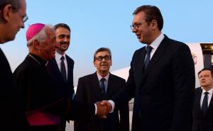 Vučić kod pape otišao da „moli da ne priznaju Kosovo“
