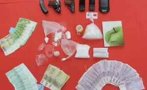 Uhapšen diler: Pao sa 60 grama kokaina, pištoljem i skoro 80.000 KM
