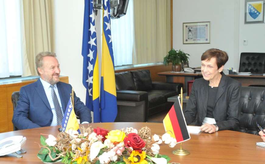 Njemačka ambasadorica čestitala Izetbegoviću na izboru za predsjednika SDA