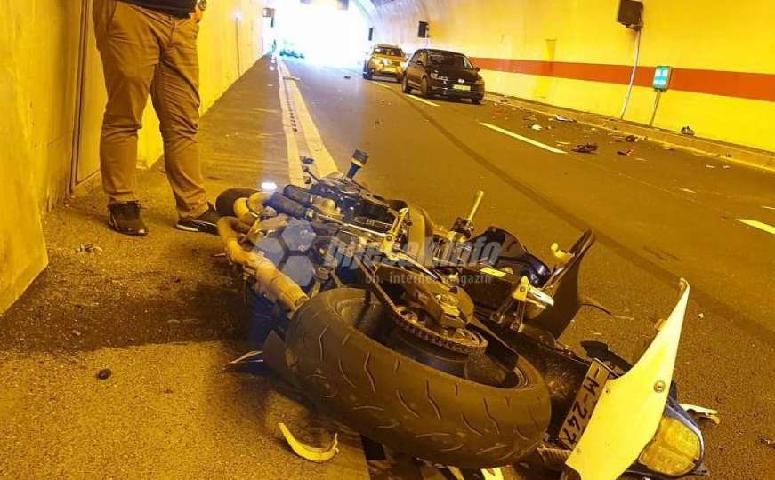 Četiri osobe povrijeđene u teškoj saobraćajnoj nesreći u tunelu kod Sarajeva
