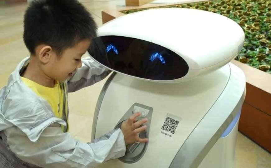 Singapurski proizvod: Robot koji čisti i ima smisao za humor