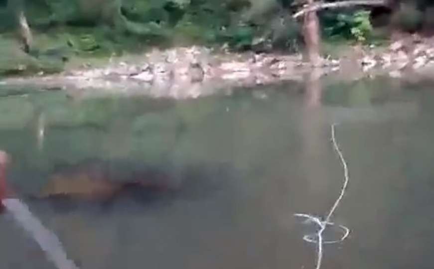Video: Odakle ovolika količina metalne prašine na dnu rijeke?