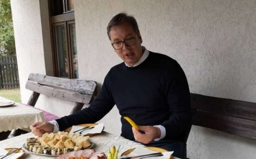 Vučić: Niko nije smio da proba papriku, ali ja hoću jer ljudi vide šta volim