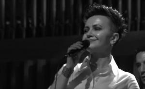 "...I zapjevaj ako znaš bilo što": Kad Amira Medunjanin pjeva Štulićevu pjesmu