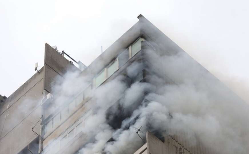 Stravična eksplozija u Beogradu: Ulice blokirane, vatrogasci se borili sa stihijom