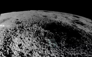 Objavljene nove fotografije čudne supstance koju su Kinezi pronašli na Mjesecu