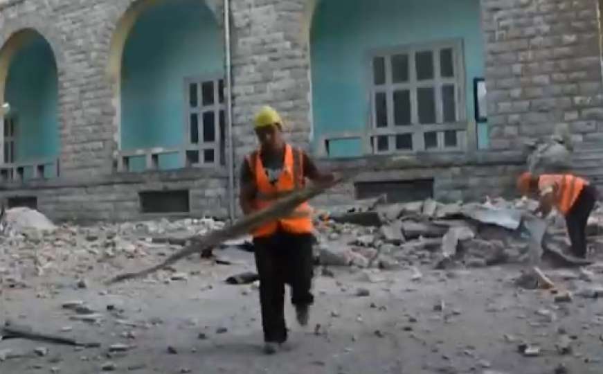 Bilans zemljotresa u Albaniji: Stotinu povrijeđenih, srušene kuće