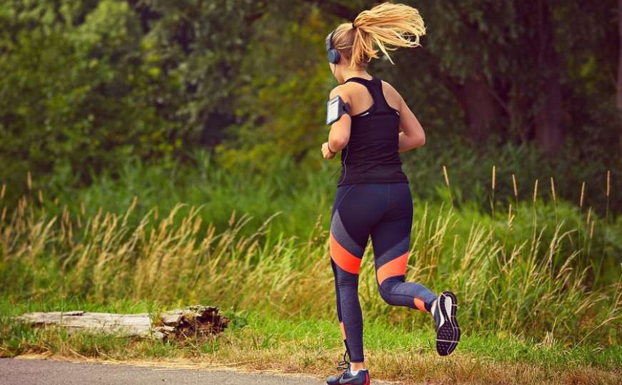 Najčešća povreda kod ljudi koji se bave trčanjem: Možete je liječiti i kući