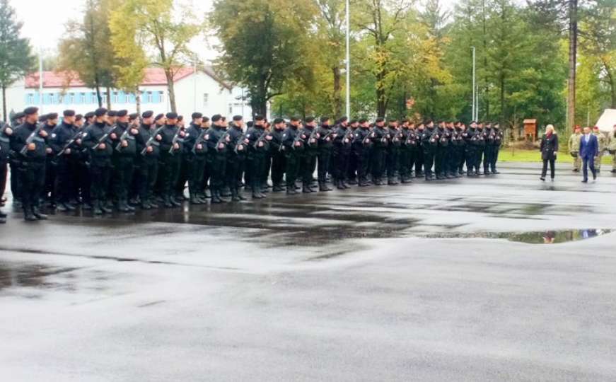 Svečano postrojena žandarmerija MUP-a RS: Dodik ponovo najavio rezervni sastav