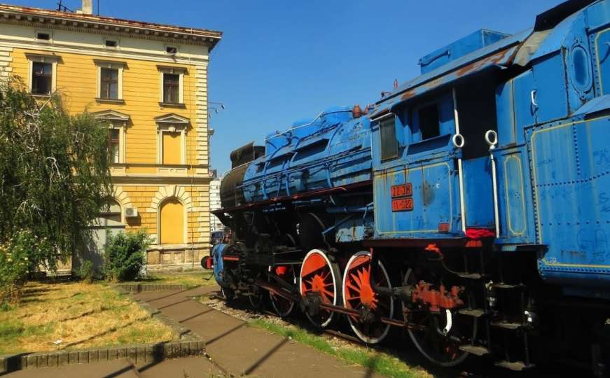 Hrđa i korozija 'jedu' lokomotivu Titovog voza, u planu njena restauracija