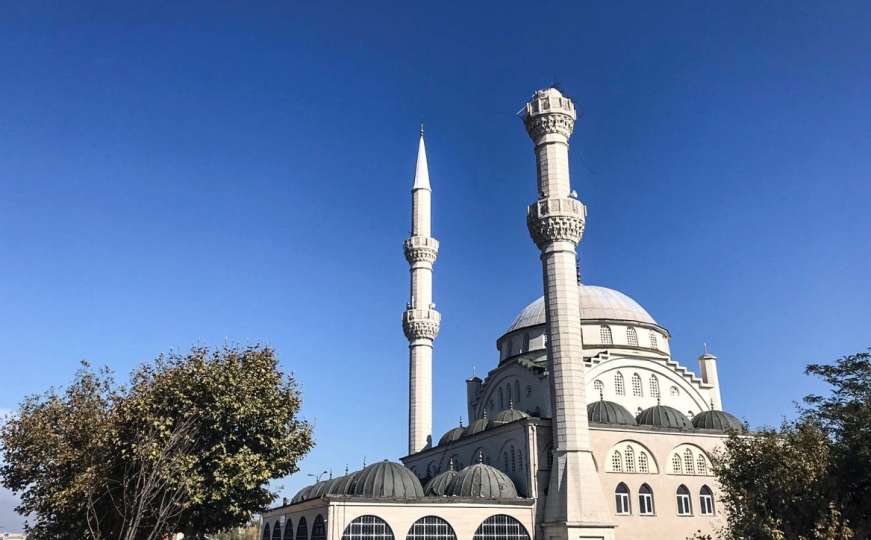 Zemljotres u Istanbulu srušio munaru džamije