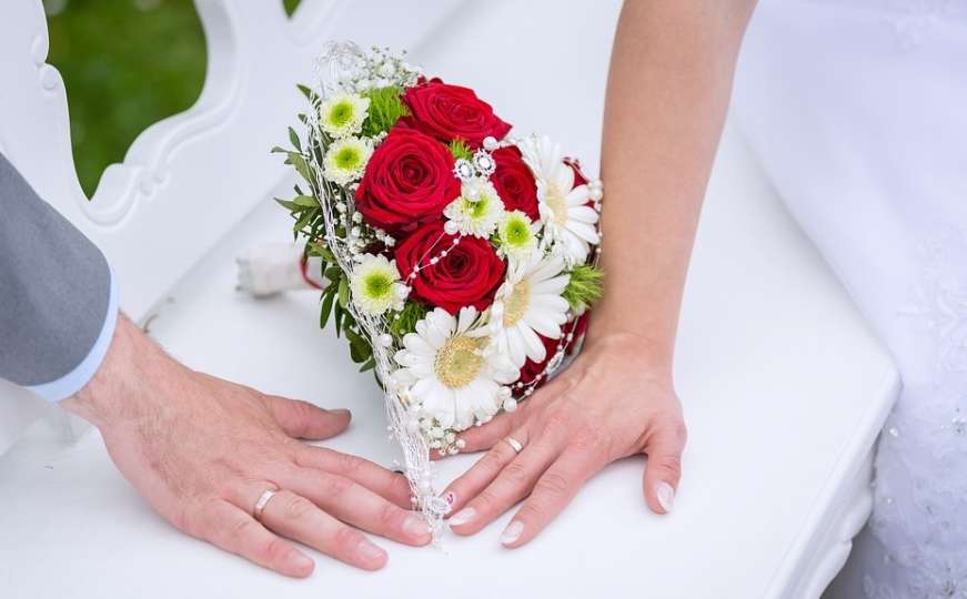 Ide li vaša veza u smjeru braka: Sedam znakova da vas partner planira zaprositi