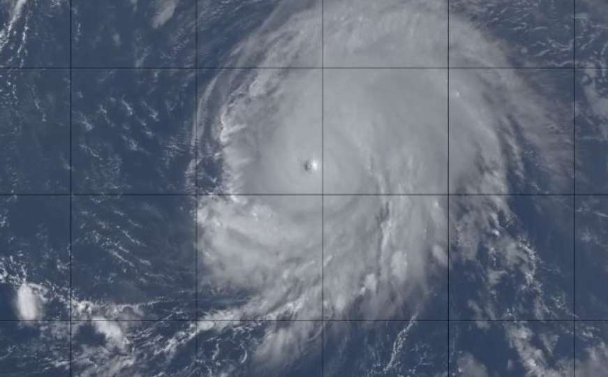 Tropska oluja "Lorenzo": Atlantikom juri najjači uragan ikad zabilježen