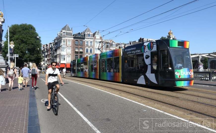 Amsterdam ukida parking mjesta da natjera građane da koriste gradski prevoz