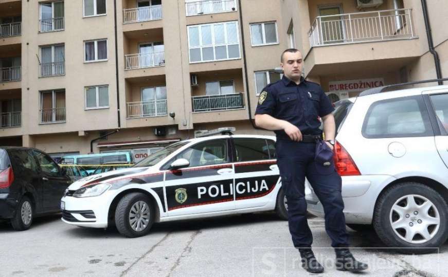 Tragedija u Sarajevu: Muškarac pao sa devetog sprata stambene zgrade