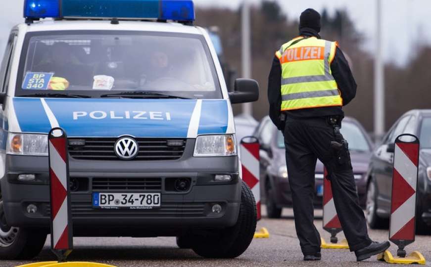 Stravična nesreća u Njemačkoj: Sarajlija vozilom udario u drvo i poginuo