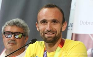 Pogledajte kompletno obraćanje Amela Tuke nakon dolaska iz Dohe