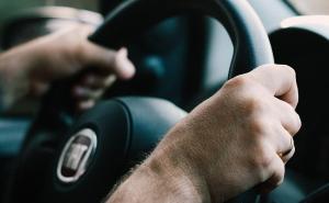 Znate li zašto ne trebate okretati volan u mjestu