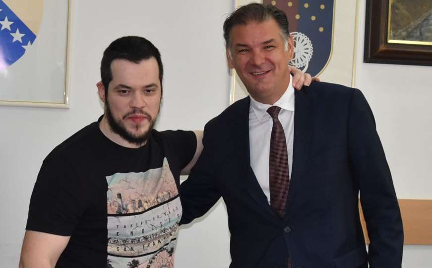 Ministar Kurić ugostio bh. bodybuildera Nadira Hajru 