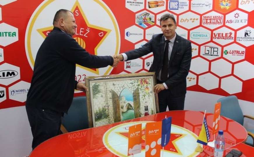 Premijer Novalić posjetio Fudbalski klub Velež