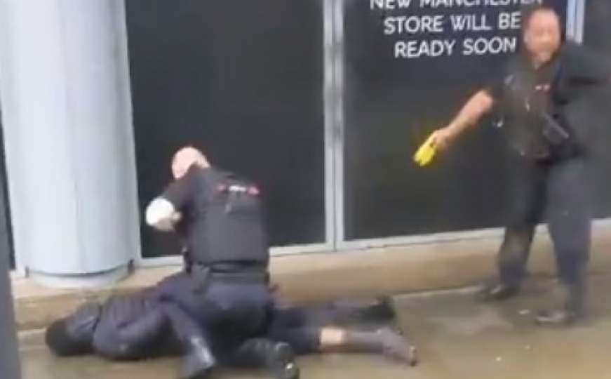 Napad ispred trgovačkog centra u Manchesteru